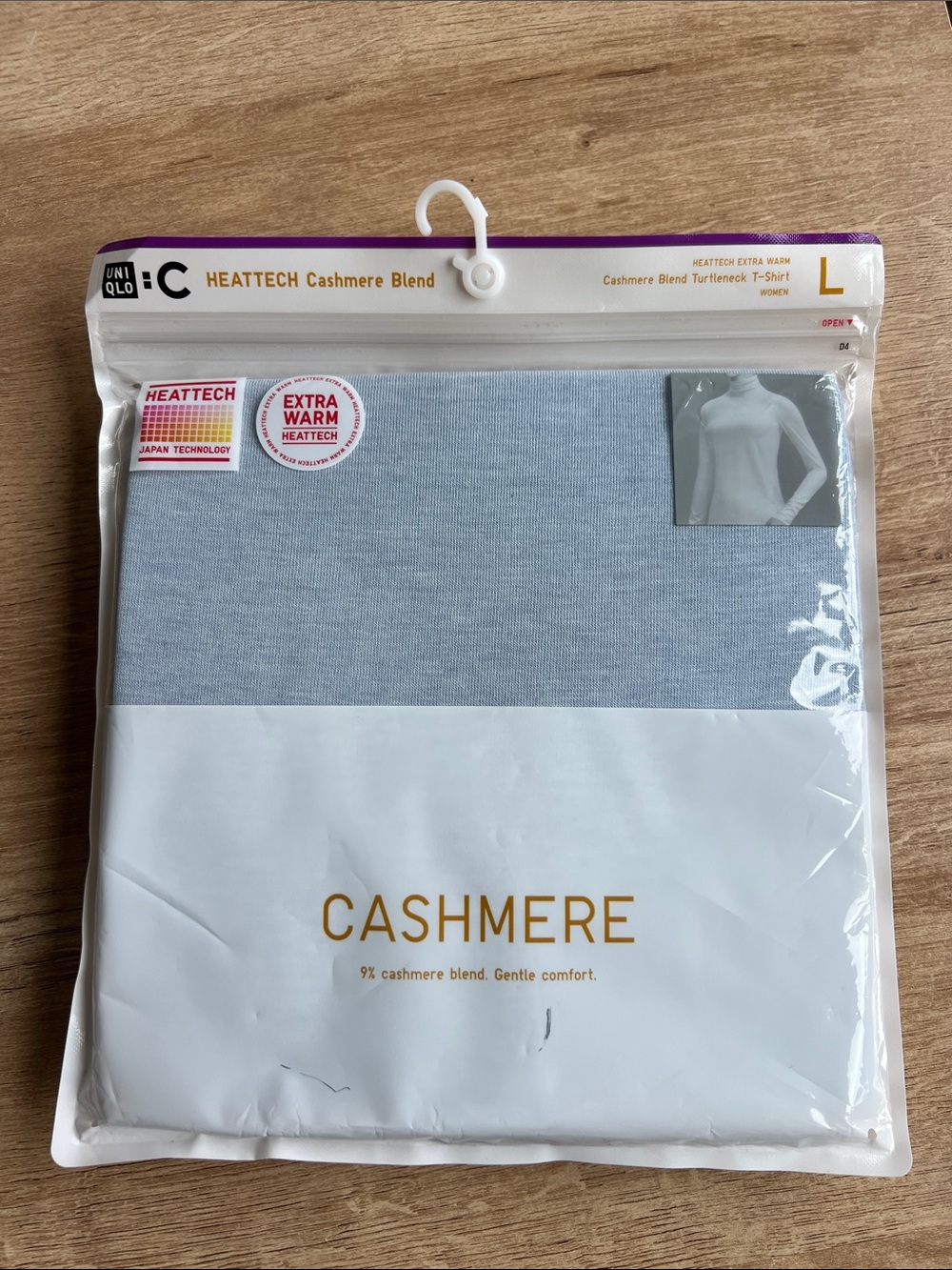 HEATTECH Cashmere Blend T-Shirt | Extra Warm | Turtleneck Size L - Picture 2 of 4